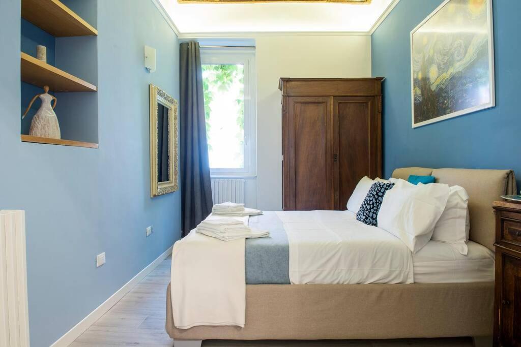 Colosseum/Panisperna Nina Apartament With Terrace Рим Екстер'єр фото
