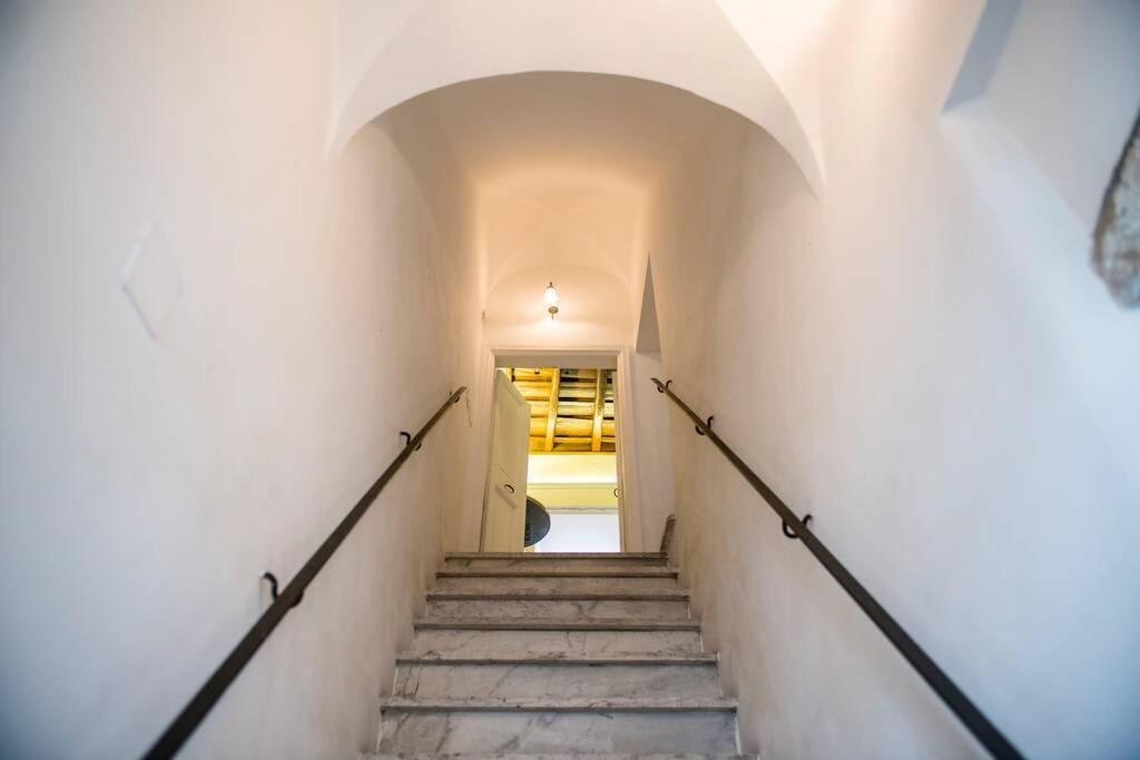 Colosseum/Panisperna Nina Apartament With Terrace Рим Екстер'єр фото