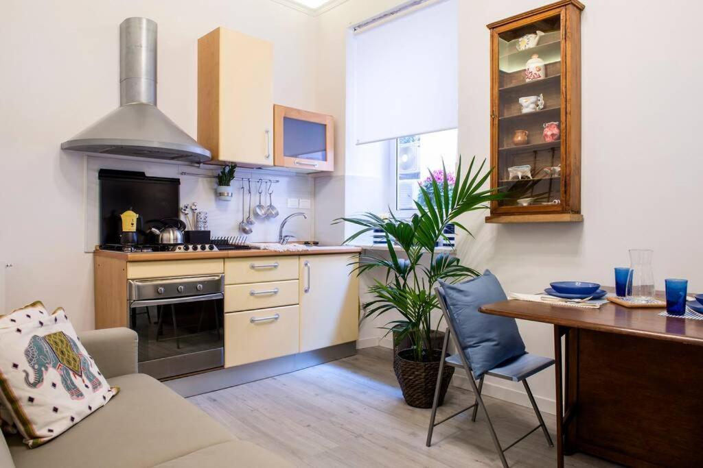 Colosseum/Panisperna Nina Apartament With Terrace Рим Екстер'єр фото